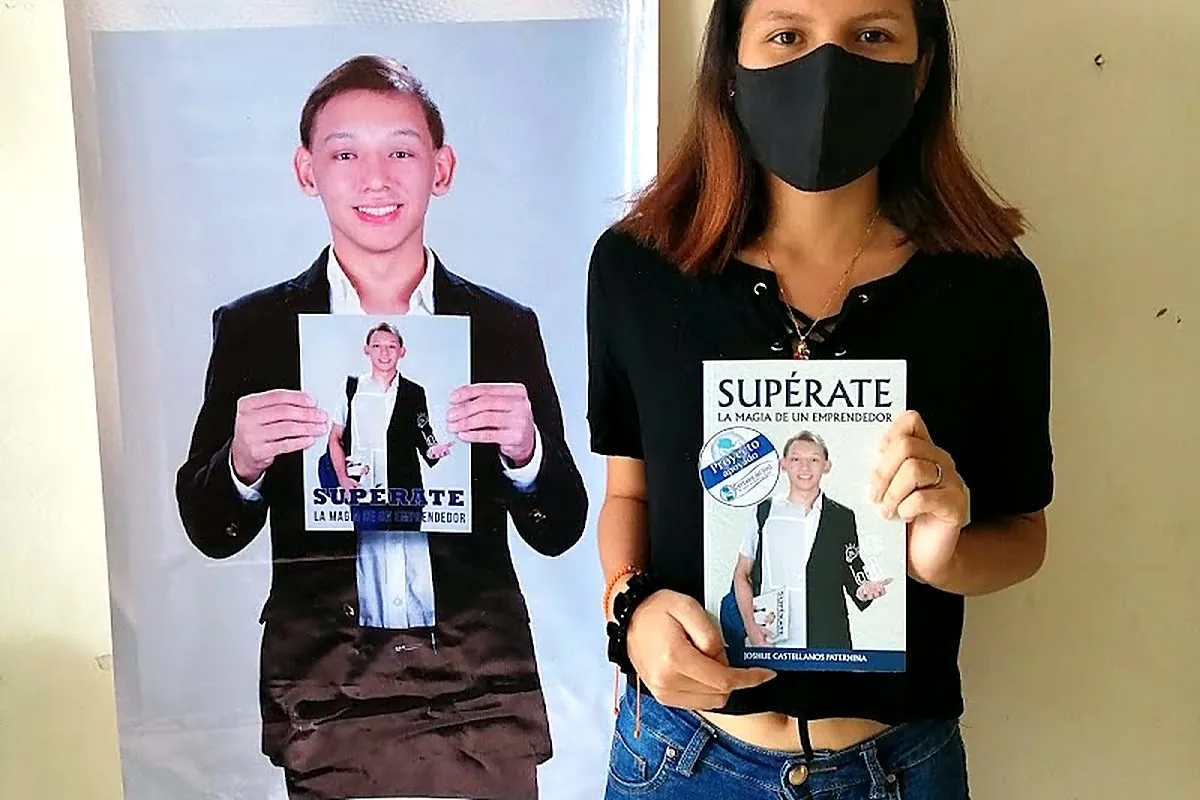 Estudiantes ganadores del libro «Supérate, la magia de un emprendedor»