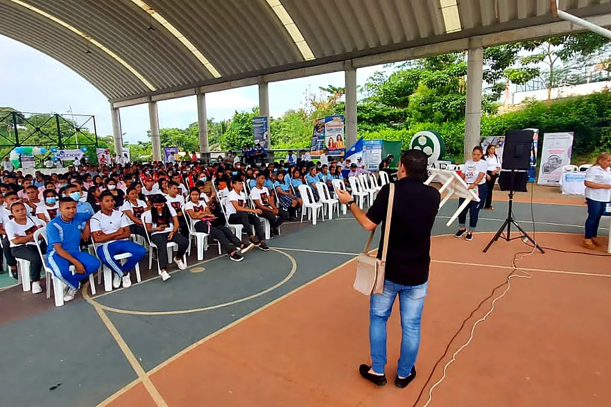 Feria universitaria en Ciénaga de Oro